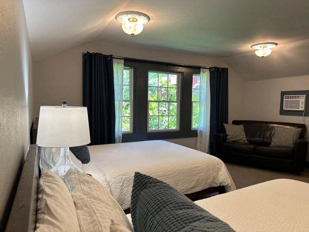 Westfir Lodge & Mountain Market Oakridge Εξωτερικό φωτογραφία