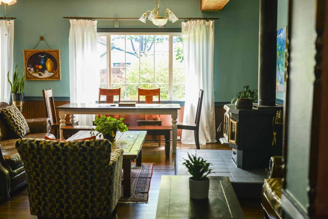 Westfir Lodge & Mountain Market Oakridge Εξωτερικό φωτογραφία