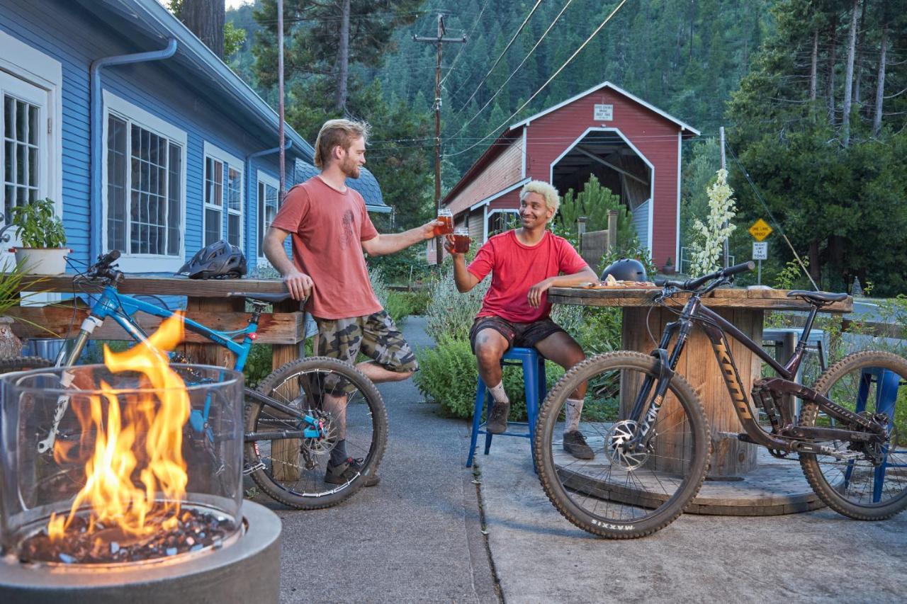 Westfir Lodge & Mountain Market Oakridge Εξωτερικό φωτογραφία